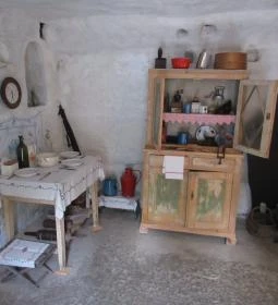 Barlanglakás Emlékkiállítás