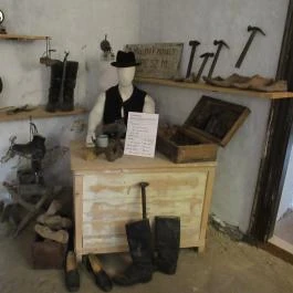 Barlanglakás Emlékkiállítás Budapest - Egyéb