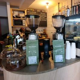 BARNIE’S | CAFÉ Speciality Coffee Shop, Budapest - Belső
