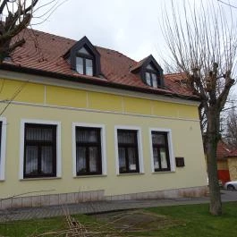 Barta Kávéház Tata - Külső kép