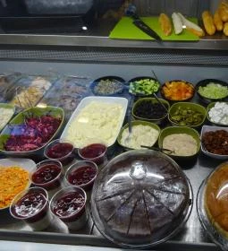 Basil Ica Salátabár & Palacsintázó