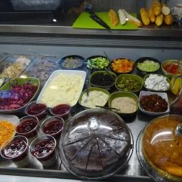 Basil Ica Salátabár & Palacsintázó Budapest - Étel/ital