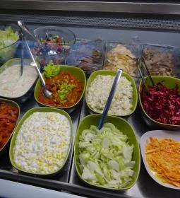 Basil Ica Salátabár & Palacsintázó