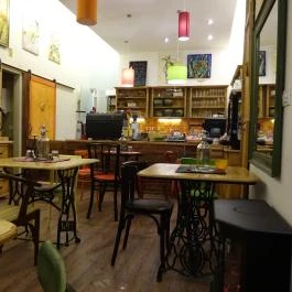 Biodevega, Budapest - Belső