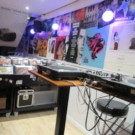 Beat On The Brat Vinyl & Bar, Budapest - Egyéb