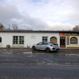 Béke Pékség és Bisztró, Kismaros - Külső kép