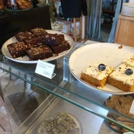 Béke Pékség és Bisztró, Kismaros - Étel/ital