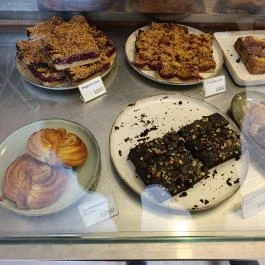 Béke Pékség és Bisztró, Kismaros - Étel/ital