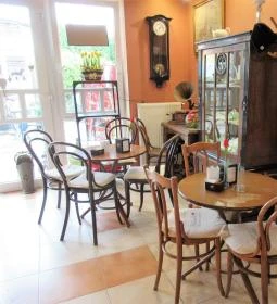 Békeidők Cukrászdája