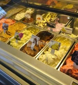 Béla Bácsi Cukrászdája