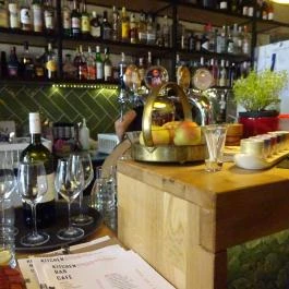 BÉLA - Bár, Étterem, Lakás, Arborétum Budapest - Belső