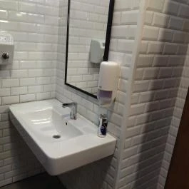 Bellozzo - Oktogon Budapest - Mosdó