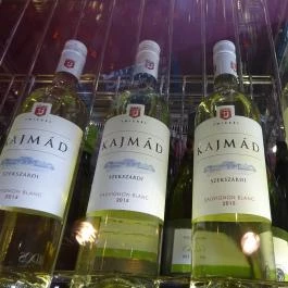 Bench Café - Gozsdu Udvar Budapest - Étel/ital