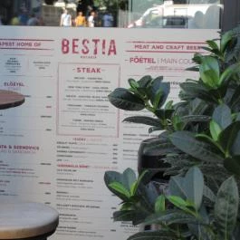 Bestia Budapest - Belső