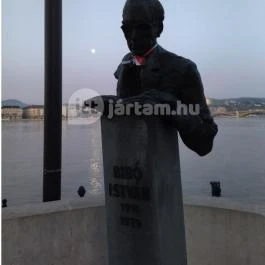 Bibó István mellszobra Budapest - Egyéb