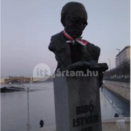 Bibó István mellszobra Budapest - Egyéb