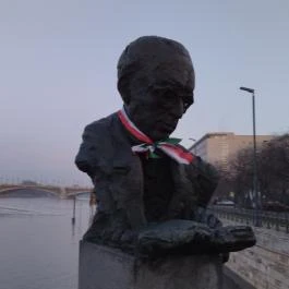 Bibó István mellszobra Budapest - Egyéb