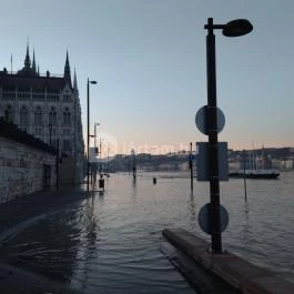 Bibó István mellszobra Budapest - Egyéb