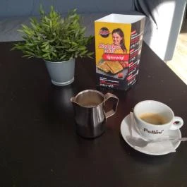 Black Unicorn Caffe Budapest - Étel/ital