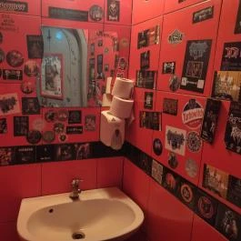 BlastBeat Bar Budapest - Mosdó