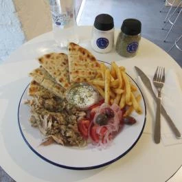 Blue Agori - Greek Street Food Bar - Hercegprímás utca Budapest - Étel/ital