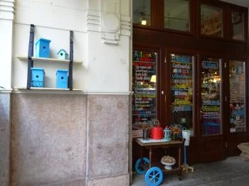 Blue Bird Cafe - Gozsdu Udvar Budapest