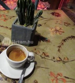 Blue Bird Cafe - Gozsdu Udvar