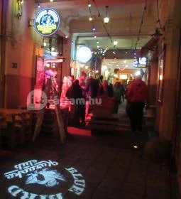 Blue Bird Cafe - Gozsdu Udvar