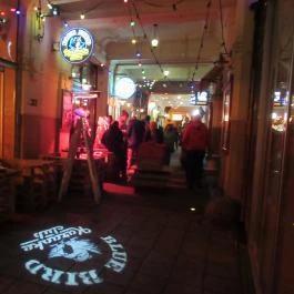 Blue Bird Cafe - Gozsdu Udvar Budapest - Külső kép