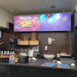 Blue Monkey Hot Dog Budapest - Belső