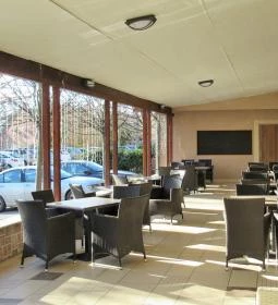 Bohém Bowling Café