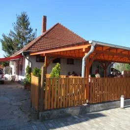 Bohém Cukrászda Devecser - Külső kép