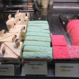 Bohém Cukrászda Devecser - Étel/ital