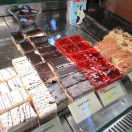 Bohém Cukrászda Devecser - Étel/ital