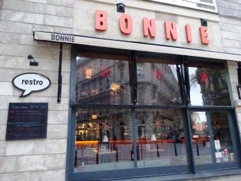 Bonnie Restro Budapest