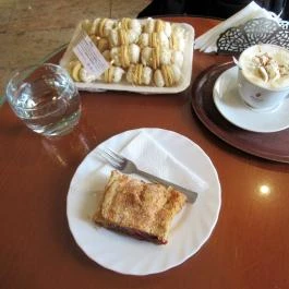 Bor Cukrászda & Kávézó Dabas - Étel/ital