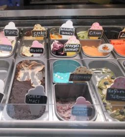 Bor Cukrászda & Kávézó