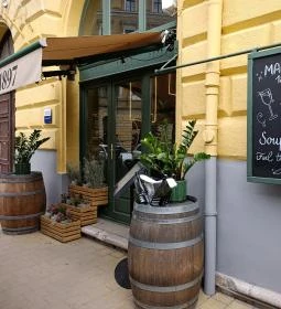 Market 1897- Kitchen & wine by Borbíróság
