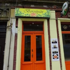 Borostyán Söröző, Budapest - Külső kép