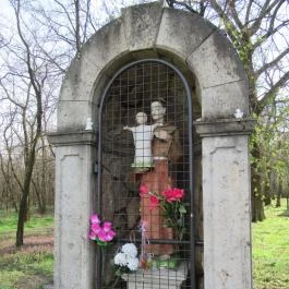 Borzaspusztai kápolnarom, Bugyi - Egyéb