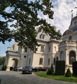 BOTANIQ Turai Kastély 