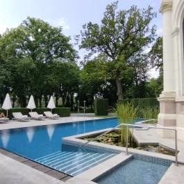 BOTANIQ Turai Kastély Tura - Medence/kert