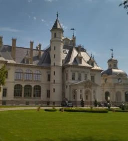 BOTANIQ Turai Kastély 