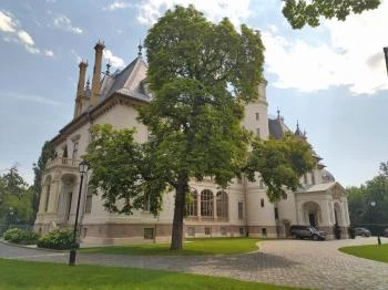 BOTANIQ Turai Kastély Tura