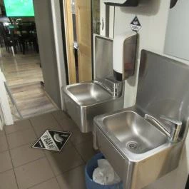 Bp BARbq Budapest - Mosdó