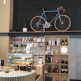 Bringiton Coffee & Bikes Budapest - Belső