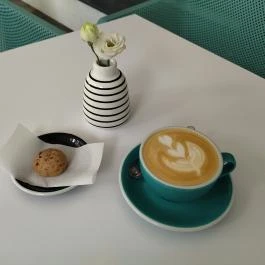 Bringiton Coffee & Bikes Budapest - Étel/ital