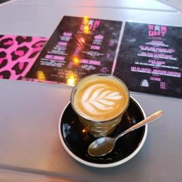 BRN OUT COFFEESHOP Budapest - Étel/ital