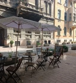 Brody House Café, Bar & Bistro