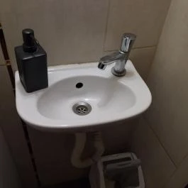 Bródy Italintézet Budapest - Mosdó